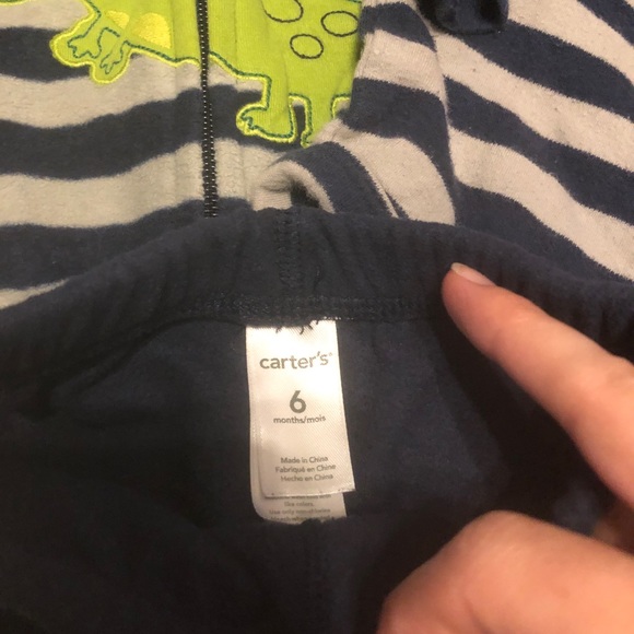 Dinosaur fleece outfit - Picture 4 of 5